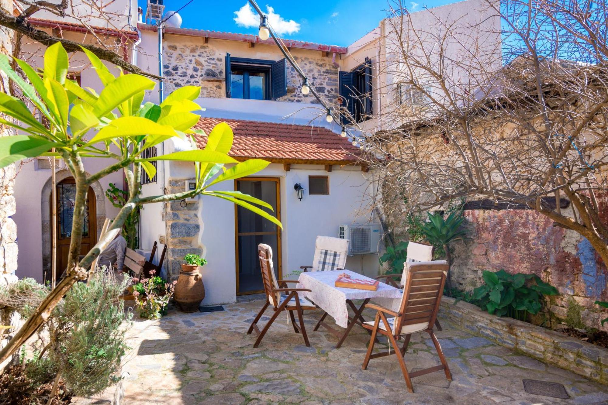 Olive Valley Traditional House *